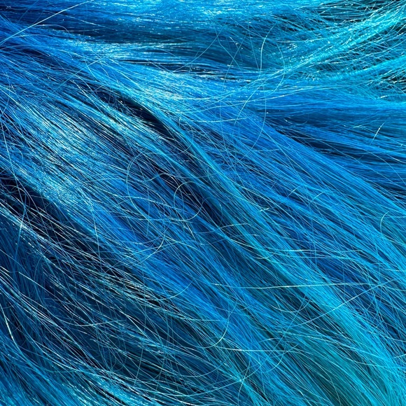 Dual Blue tone Wig (perfect for Frozen or Mermaid). 24”+ - Picture 10 of 12